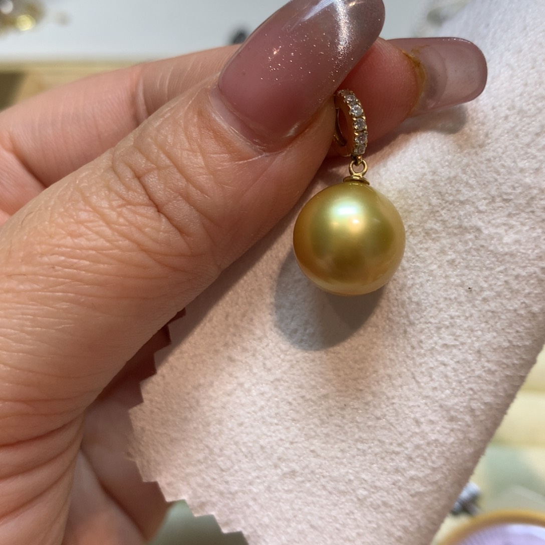 海水珍珠颈饰18K金镶嵌