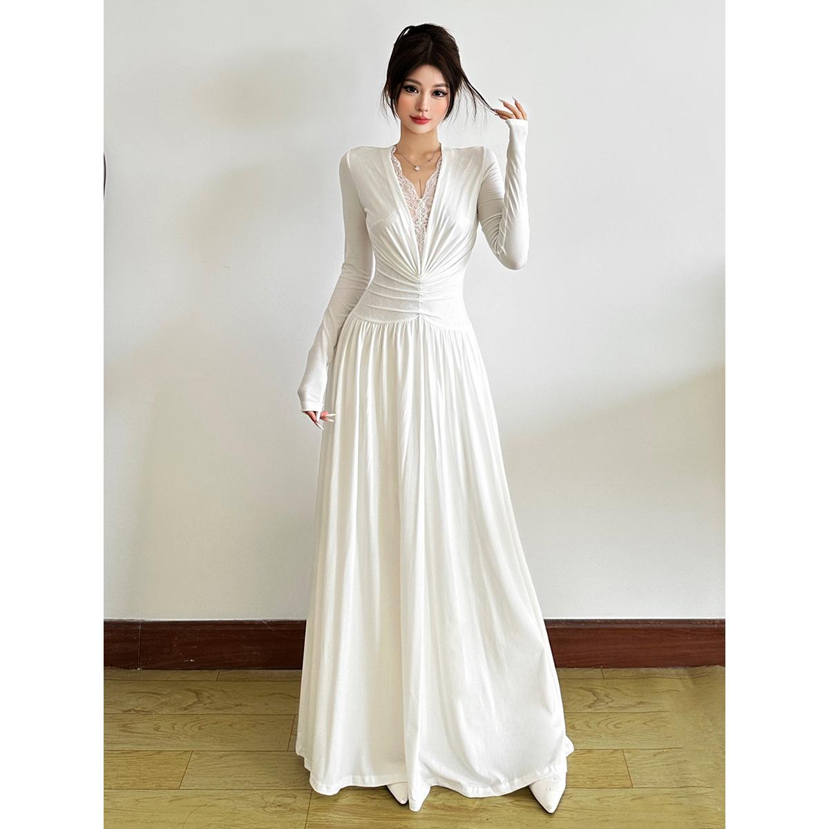 法式蕾丝花边长袖连衣裙女装秋季气质褶皱收腰大摆裙长裙