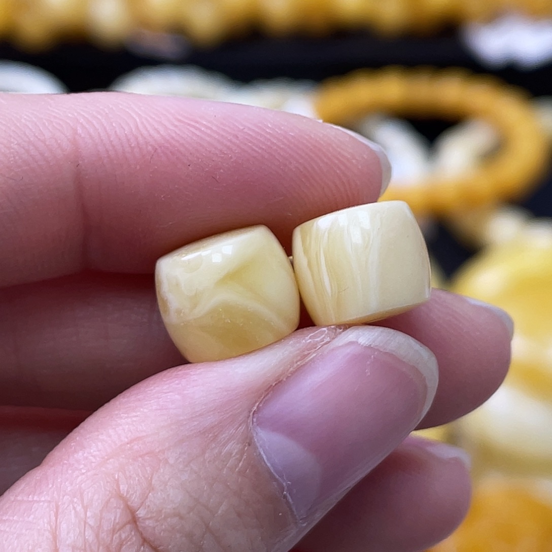 琥珀未镶嵌珠宝奇石过***王10.2*8.6mm瑕疵福利