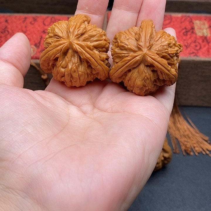 幺***幺把件文玩核桃白奔