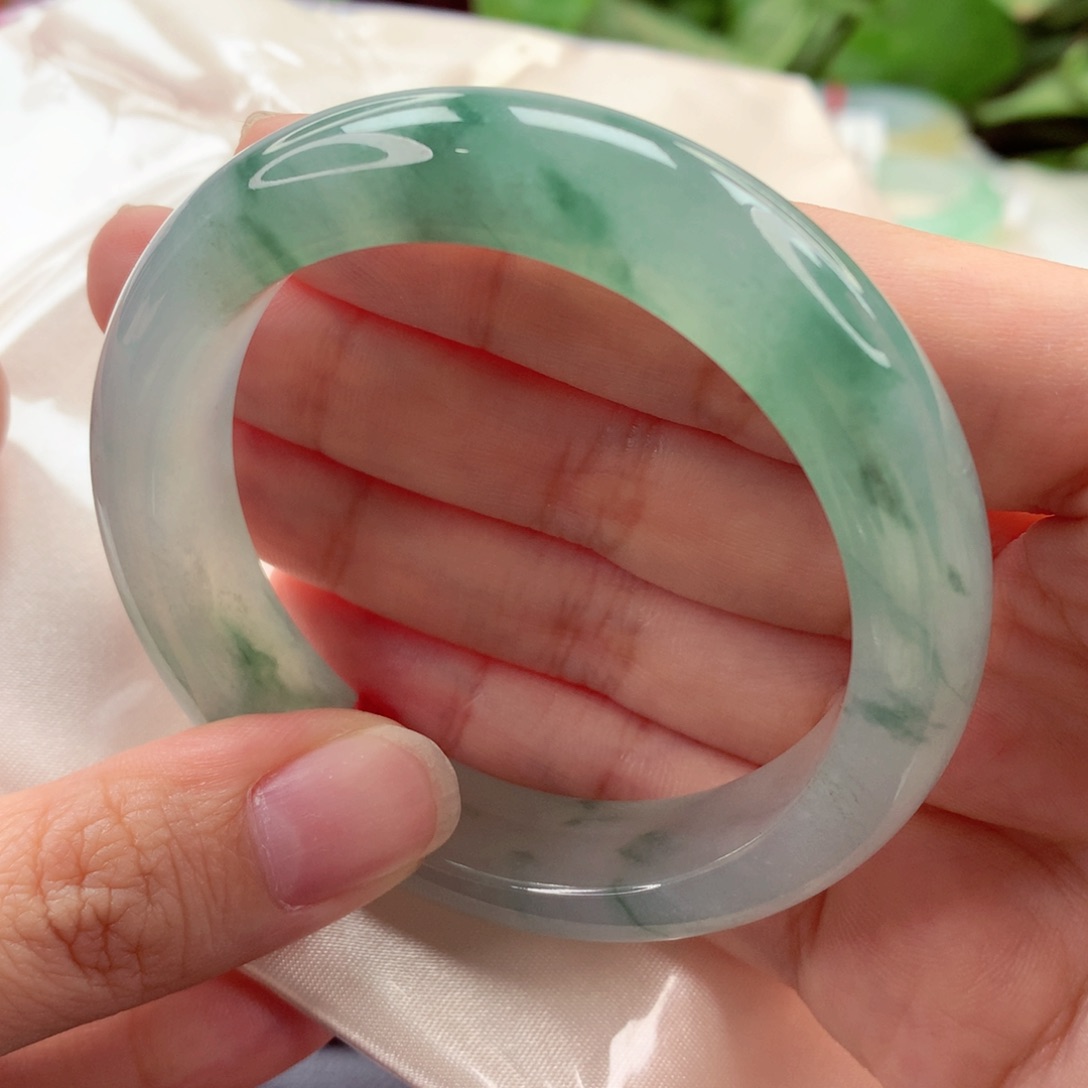 翡翠未镶嵌手镯浓墨重彩飘花 冰胶共存 喵喵