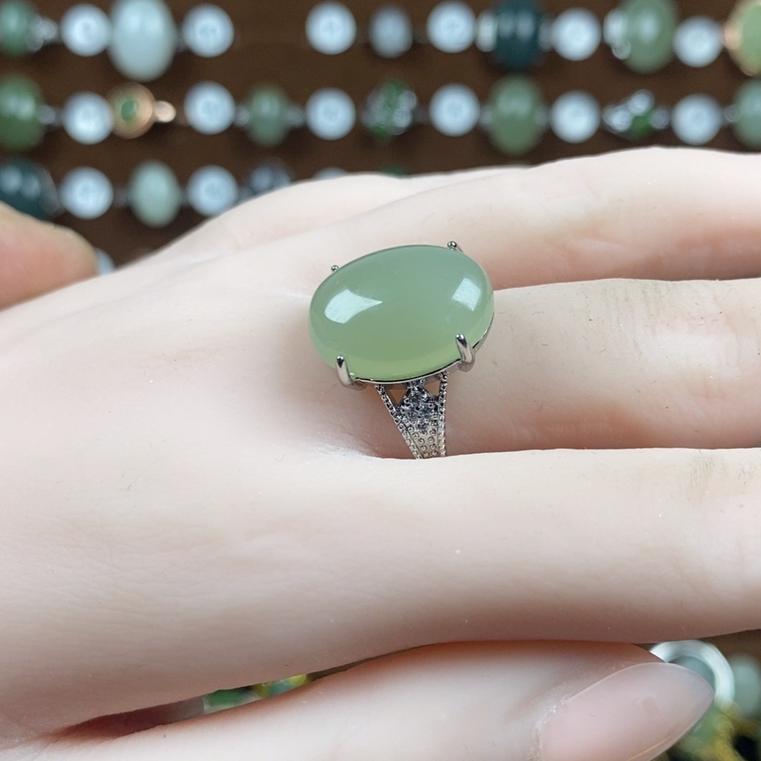 和田玉（青白玉）戒指合金