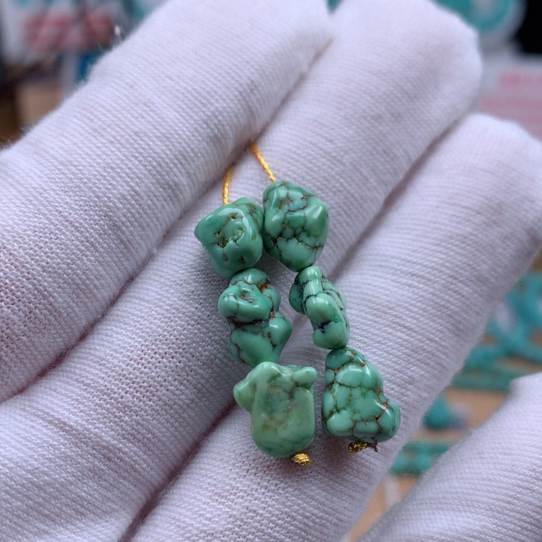 绿松石未镶嵌珠宝奇石