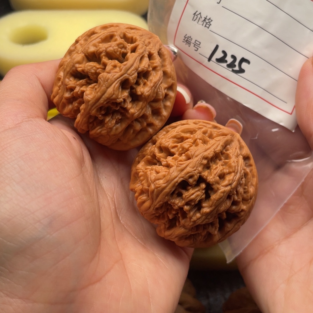 释****文玩核桃吊坠1225号46粗筋