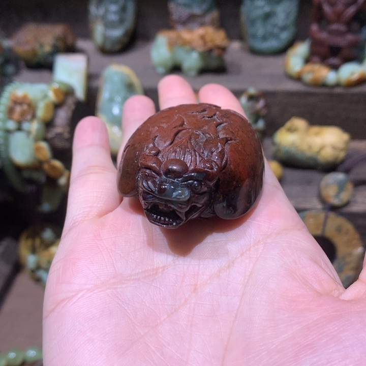 未镶嵌岫岩河磨玉（透闪石质玉）把件