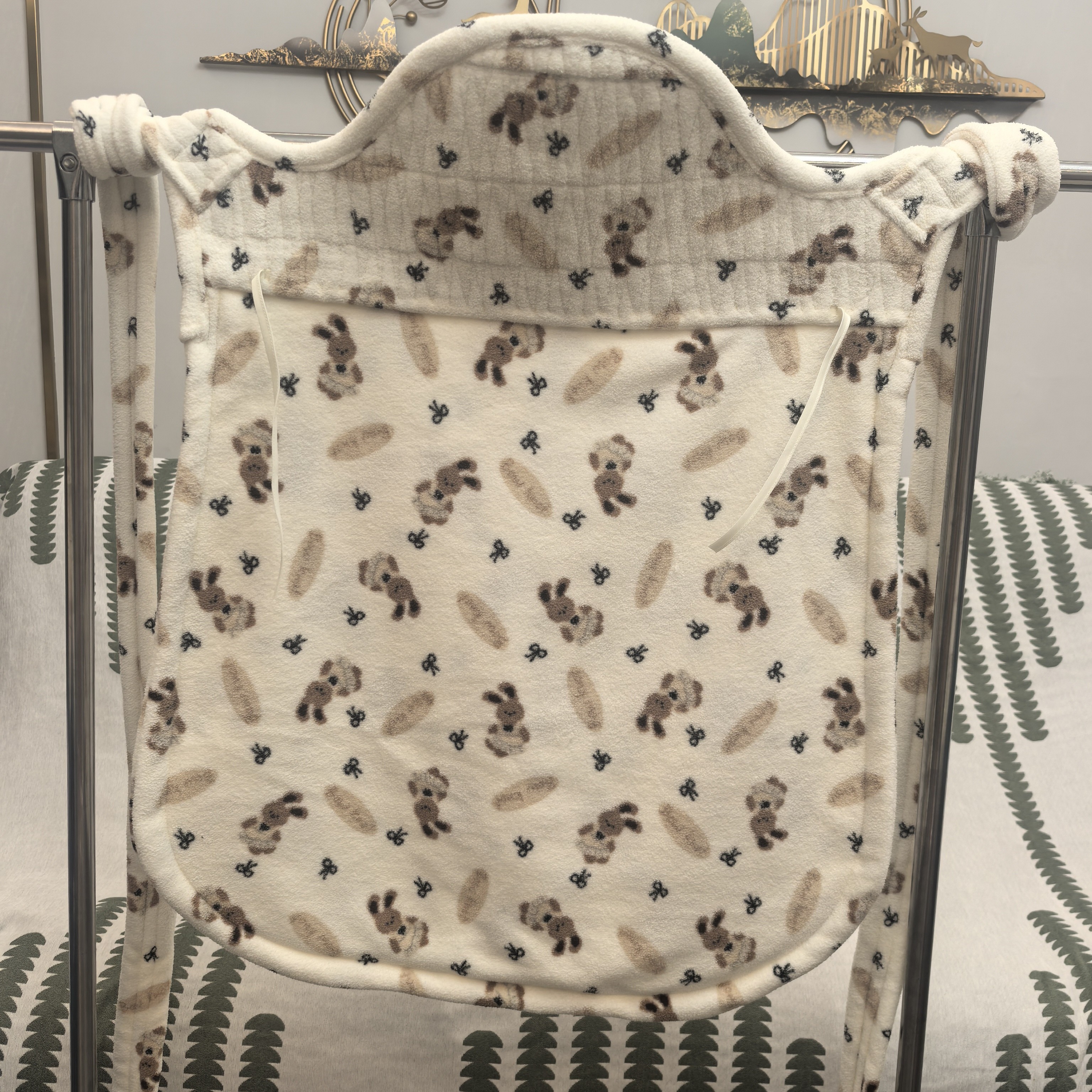 传统特色背带保暖背带法兰绒面料到0到3岁米色兔