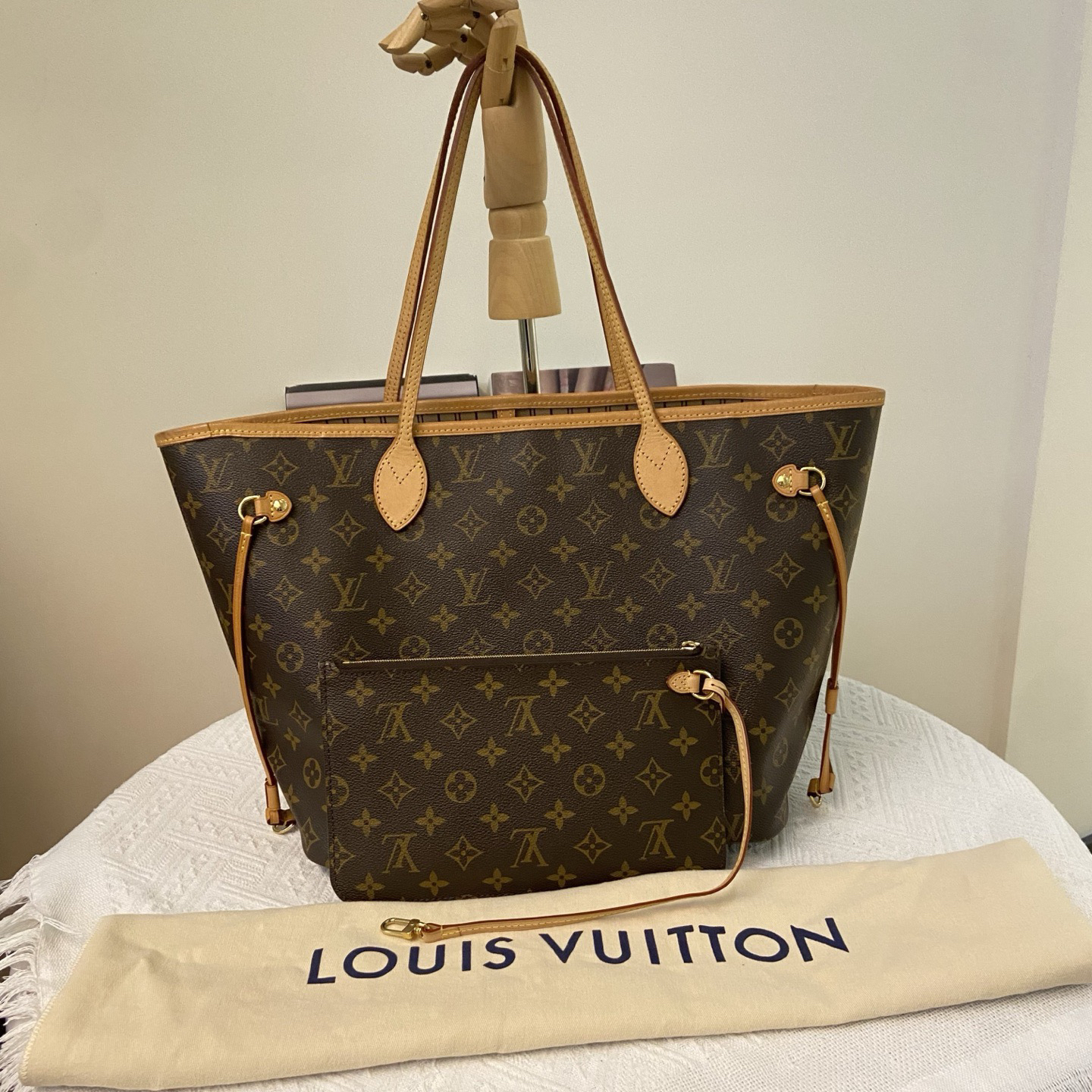95新 LouisVuitton/路易威登 neverfull中号（米色内里）