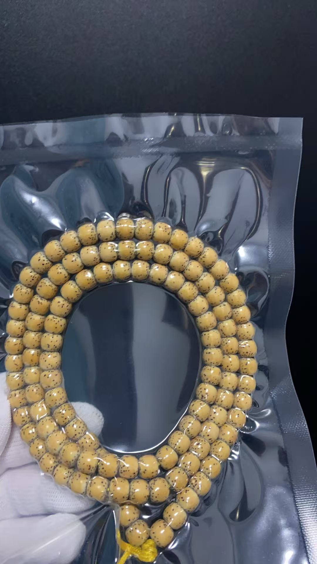 原生态鸡油黄大留白桶珠颗颗均匀整串顺色
