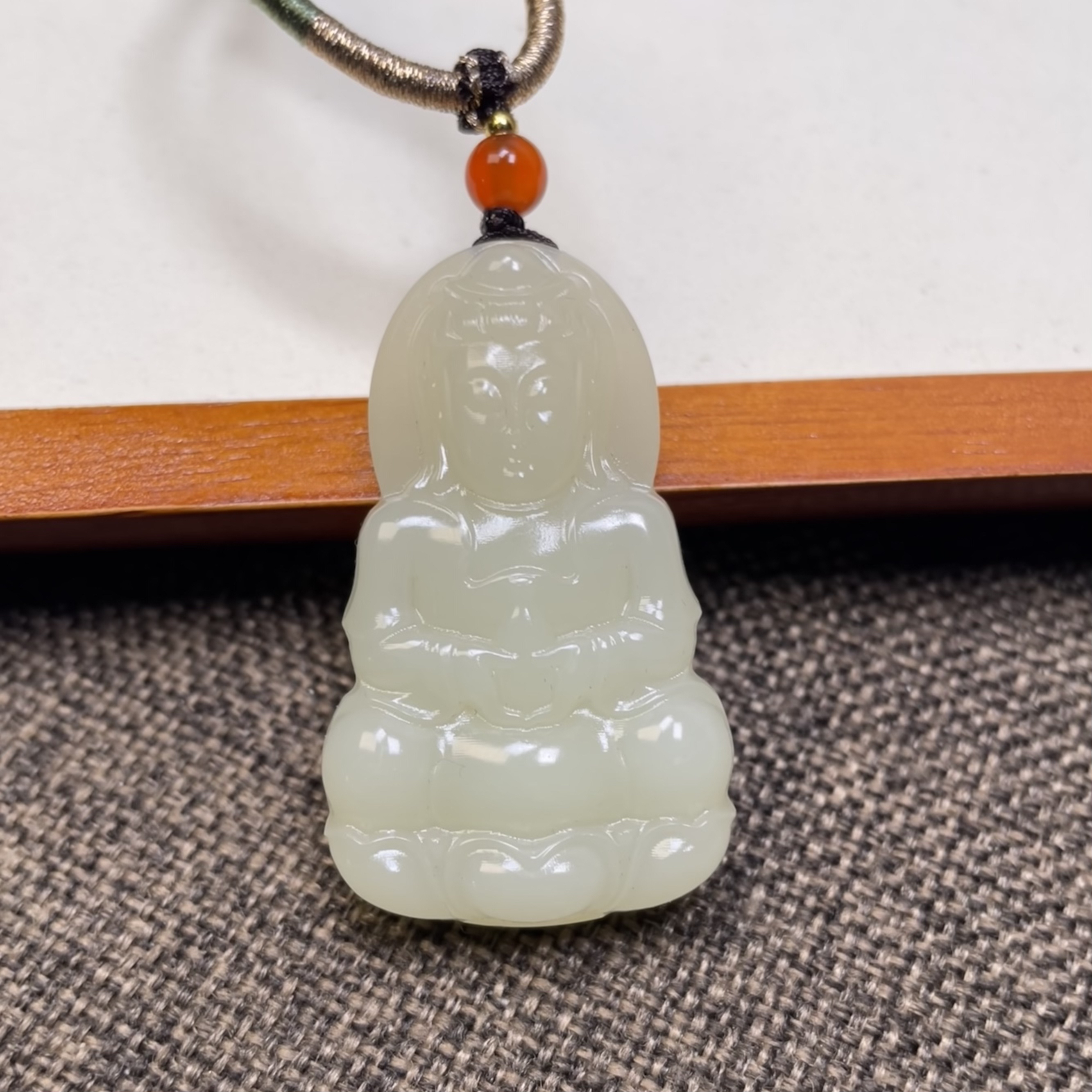 青海料手工雕刻观音吊坠