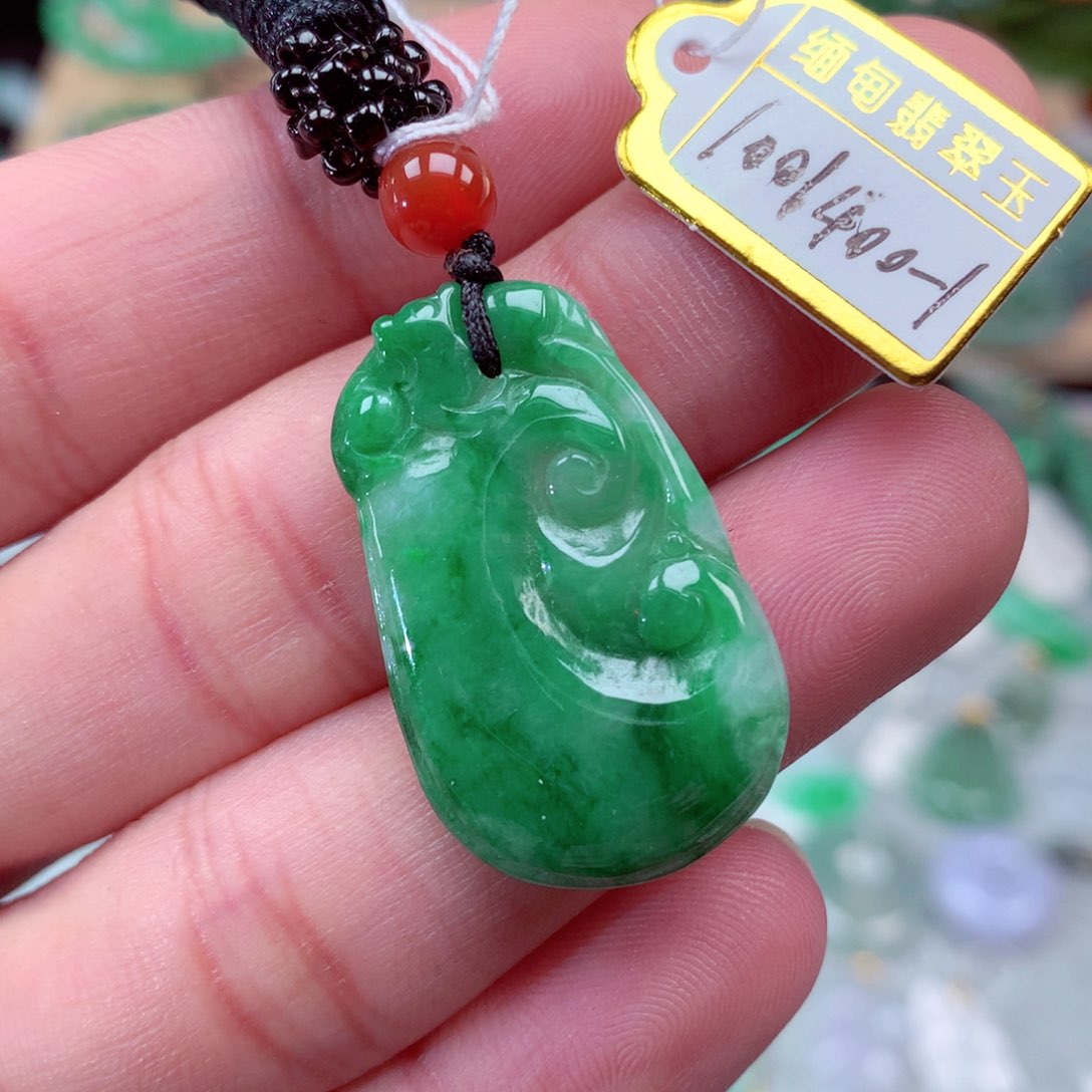 翡翠颈饰未镶嵌翡翠吊坠