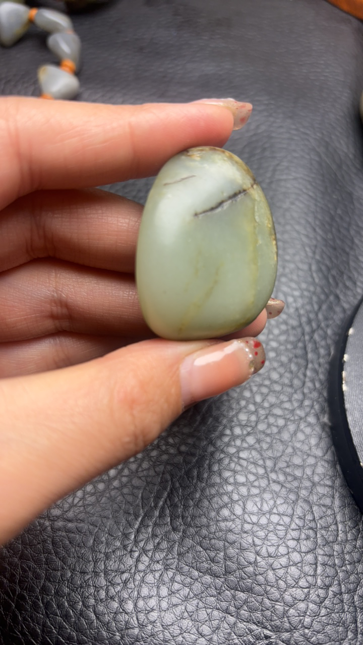 新疆和田玉吊坠1