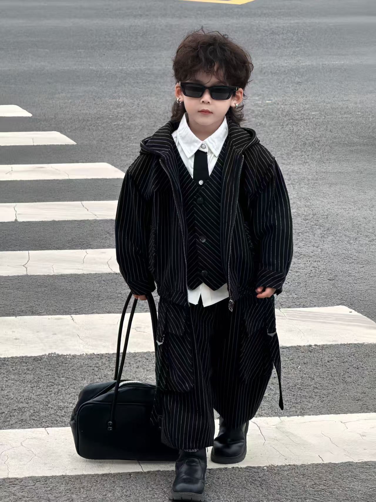 《 儿童西装》时尚年款加棉西装礼服竖条时尚儿童西装套装 套装