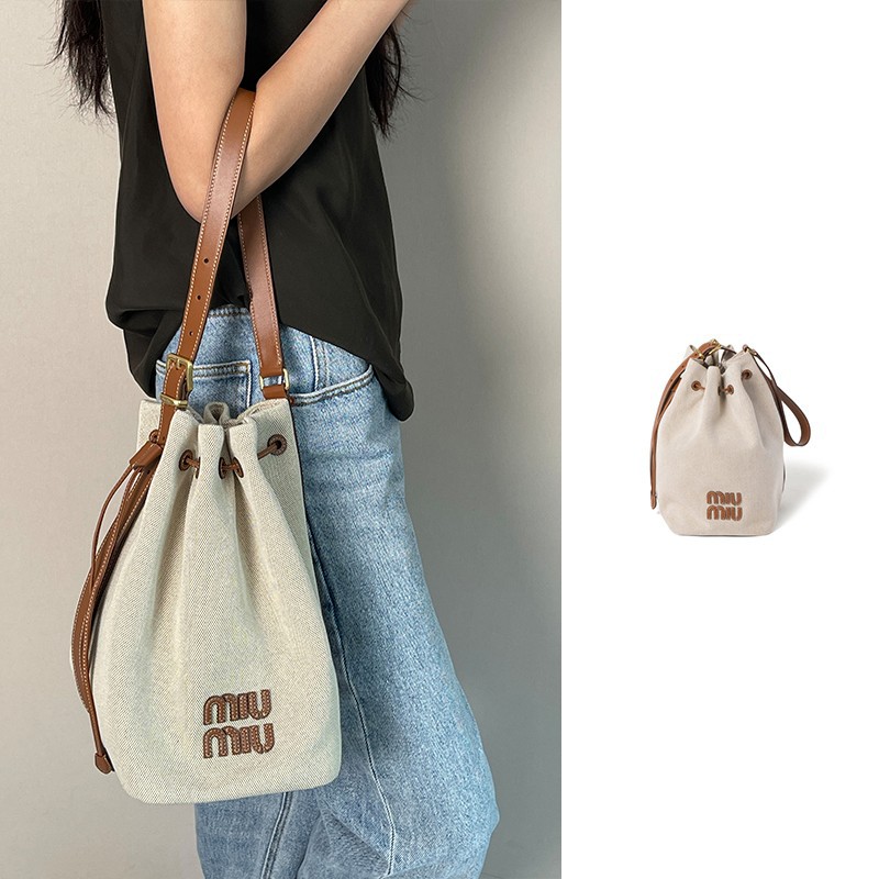 全新未使用 MIU MIU/缪缪 米色帆布拼皮水桶包 中号 23*29*17cm