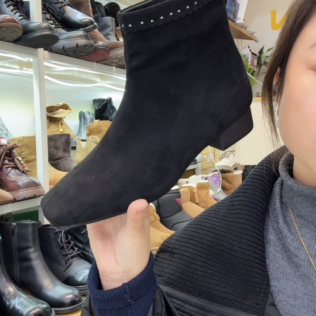 42一双反毛皮加绒小跟卡莱特斯