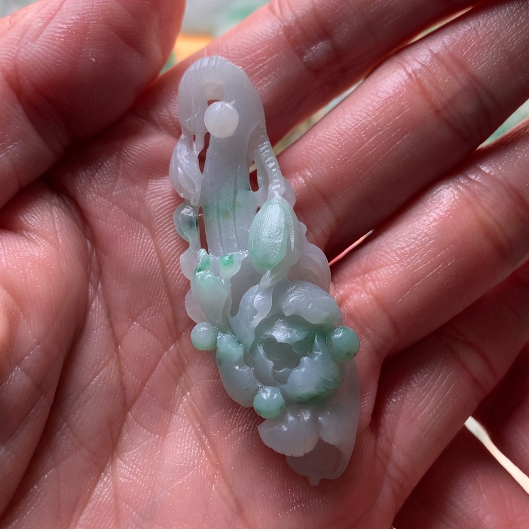 定制翡翠未镶嵌荷花