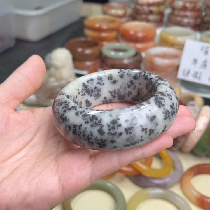 石英质玉微瑕圈52.8未镶嵌