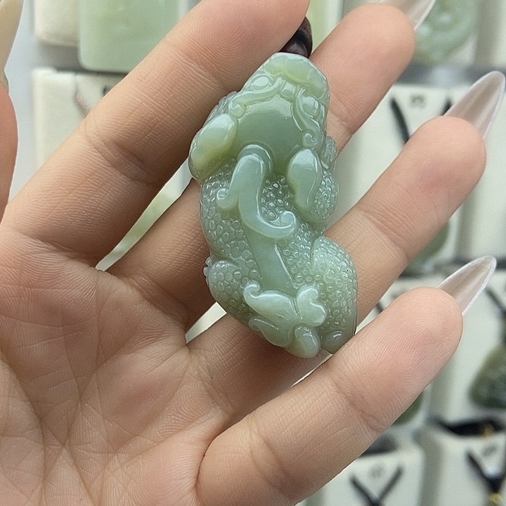 ****এ和田玉未镶嵌颈饰