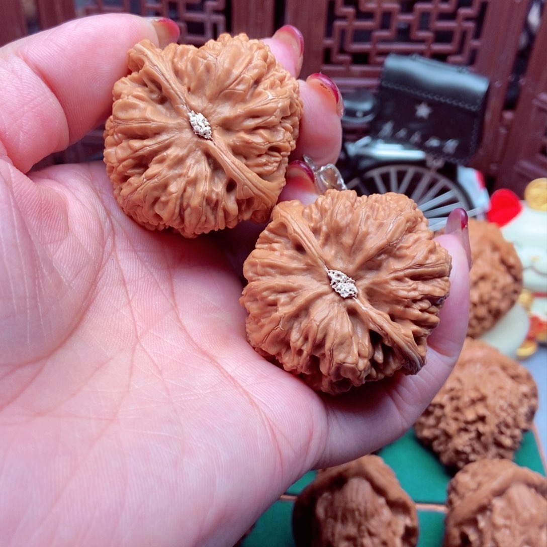 文玩核桃吊坠平谷粗筋44已打底