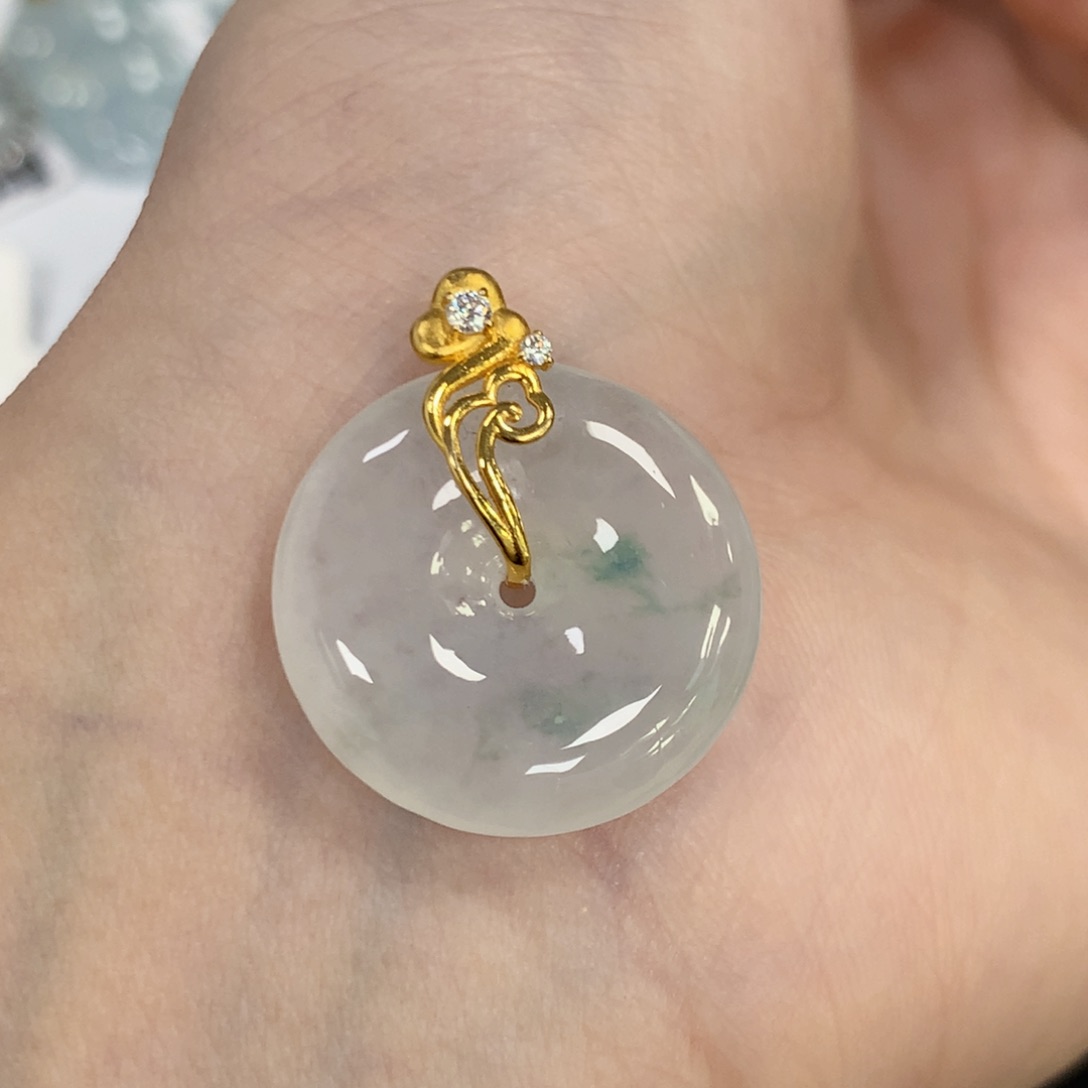 颈饰18K金镶嵌翡翠