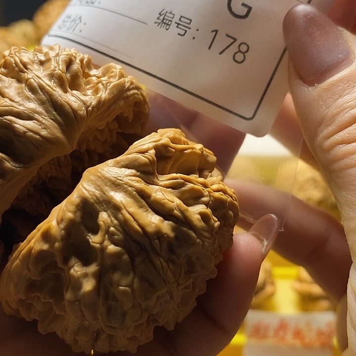 有***把件桃核自产自销……