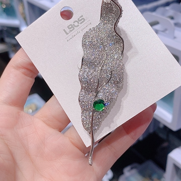 锆石铜合金叶子胸针 重工奢华