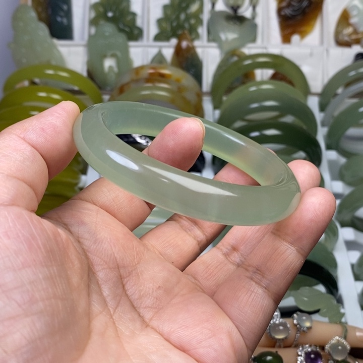 蛇纹石玉手镯未镶嵌