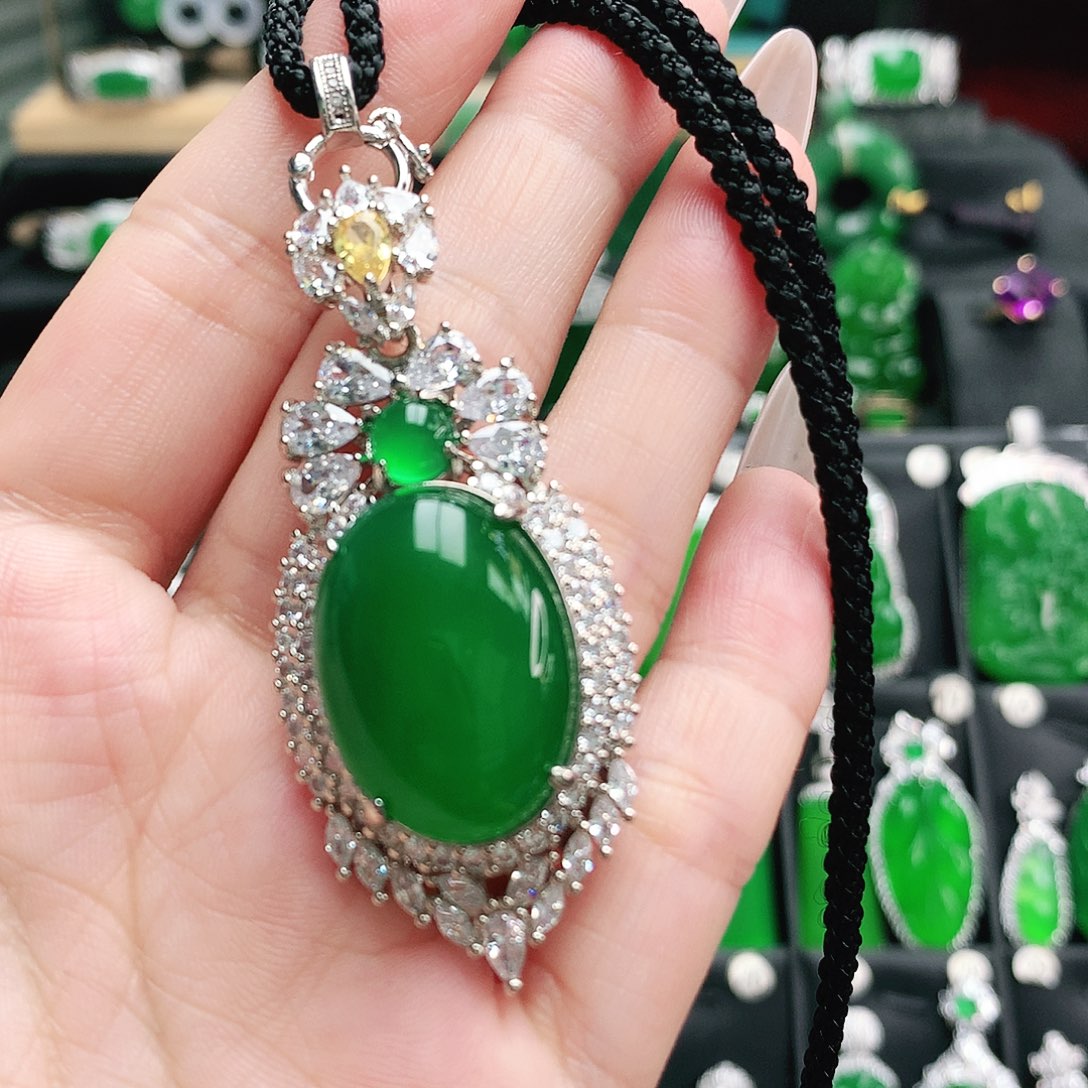 玛瑙/玉髓未镶嵌吊坠