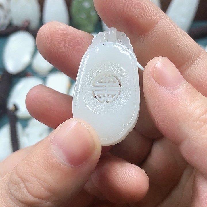 和田玉颈饰未镶嵌