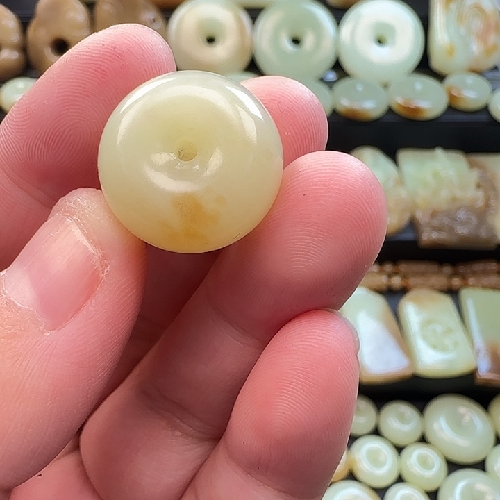 坏***绪和田玉未镶嵌颈饰