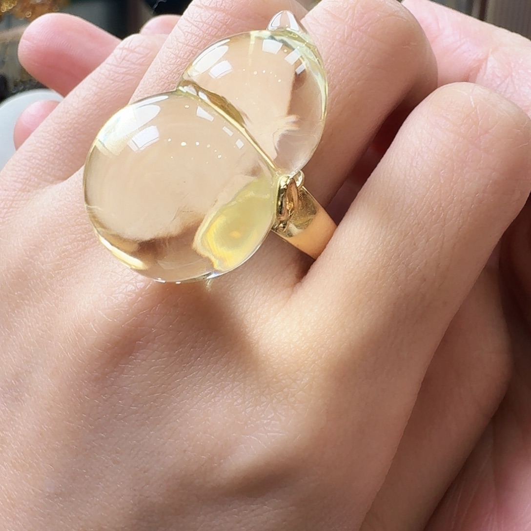 琥珀未镶嵌颈饰戒指