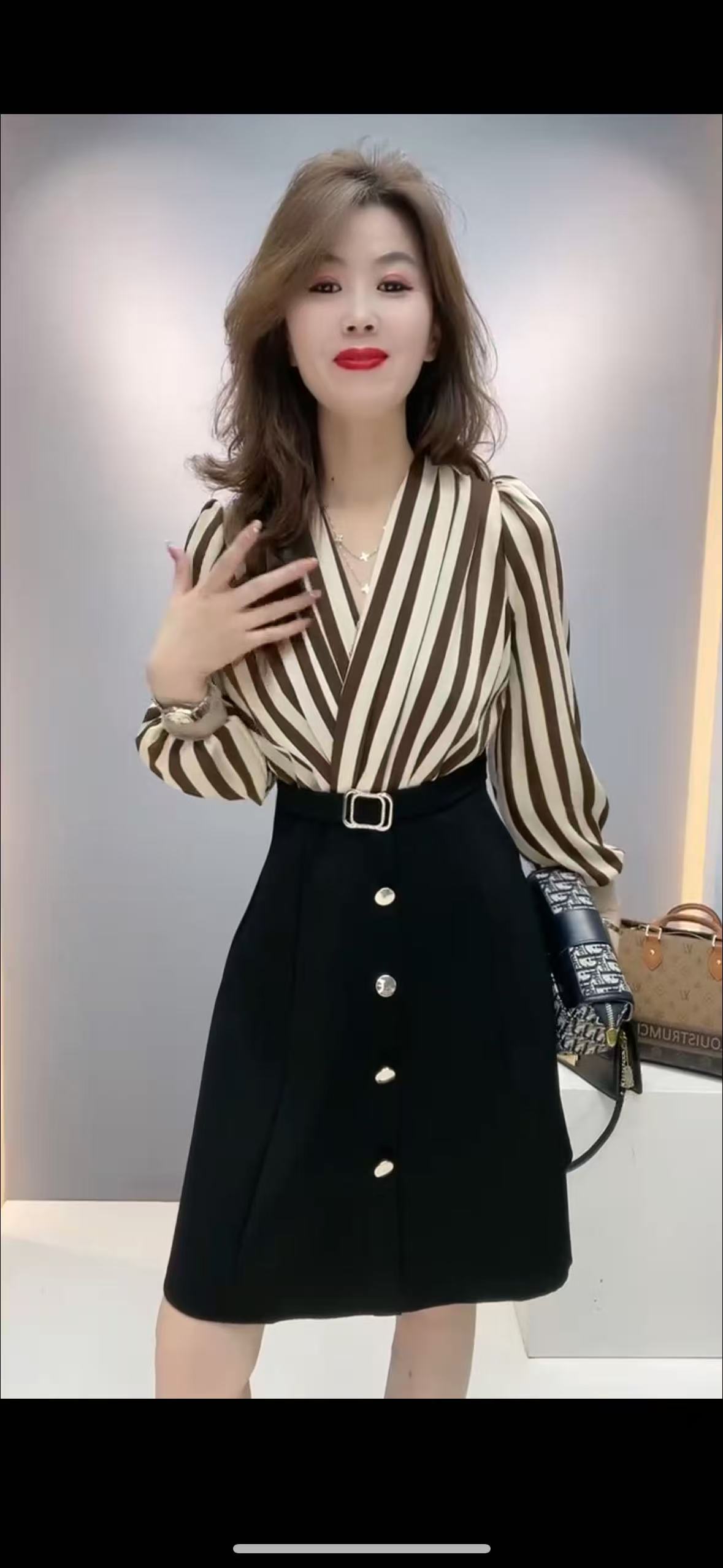 修身百搭显瘦春季圆领长袖设计感拼接连衣裙女装条纹