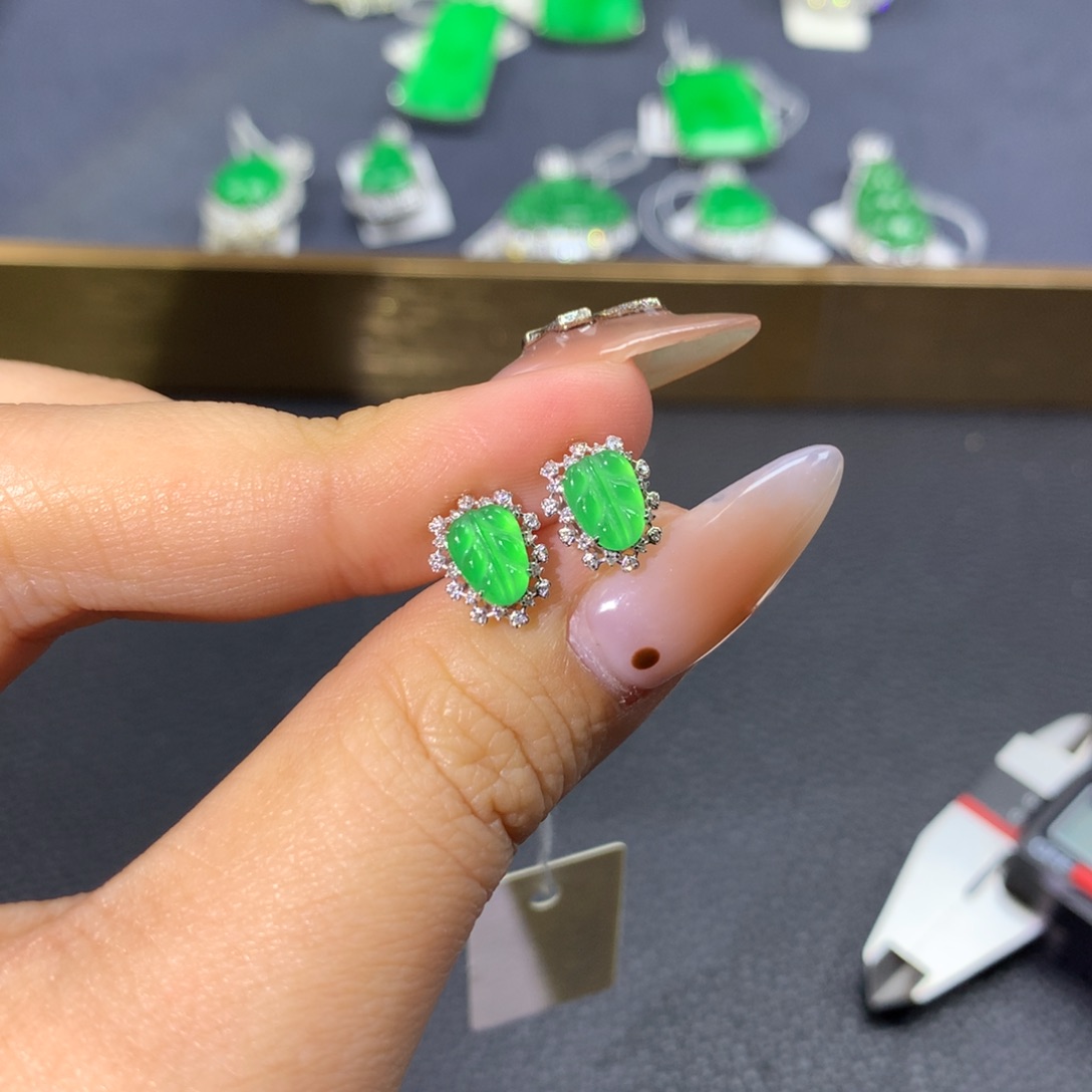 翡翠耳饰18K金镶嵌翡翠