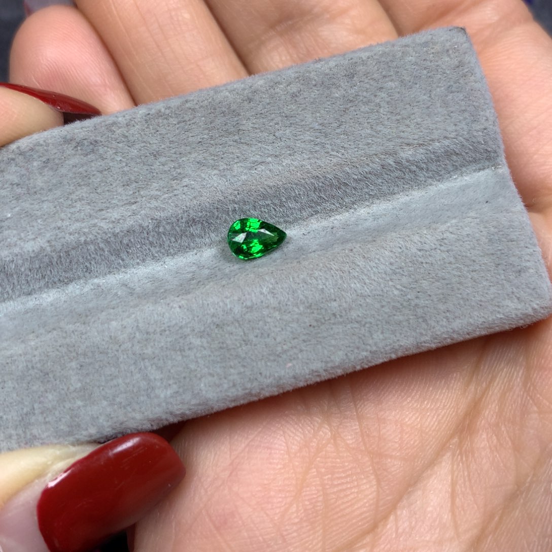 石榴石裸石未镶嵌水滴沙弗莱