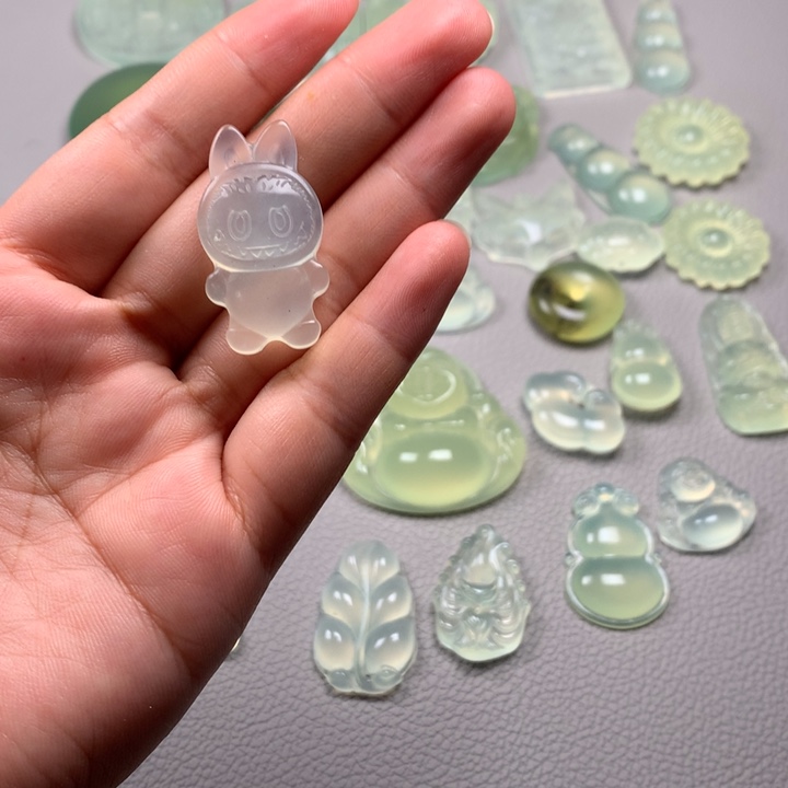 未镶嵌岫玉吊坠(赠链)