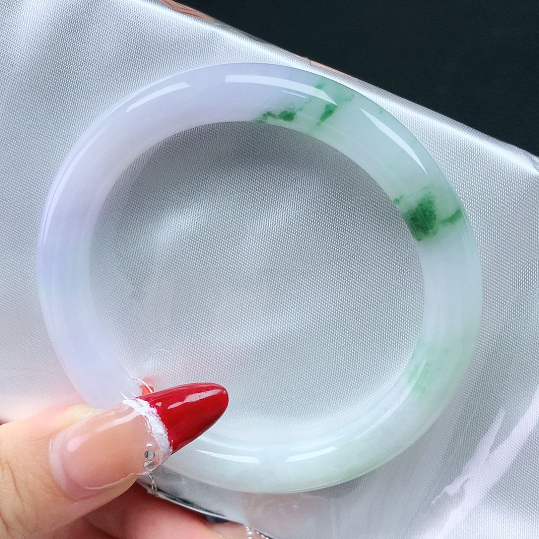 翡翠手镯未镶嵌53圈