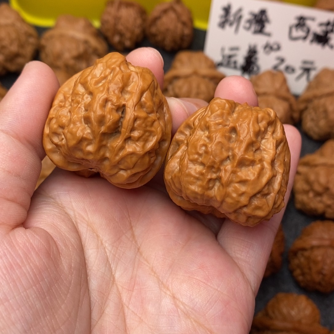 文玩核桃把件矛**生蛤蟆35