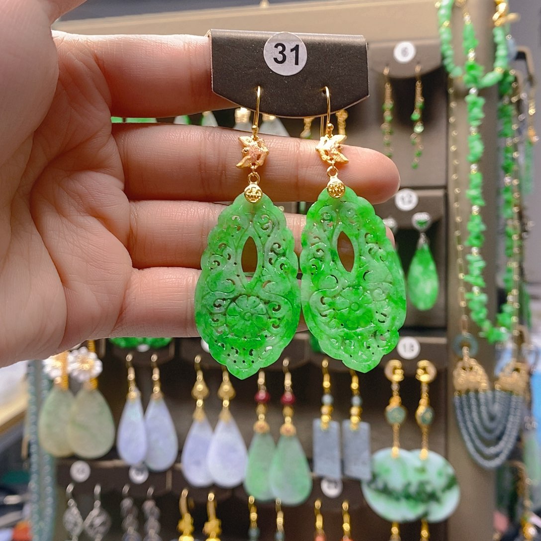 未镶嵌翡翠耳饰翡翠