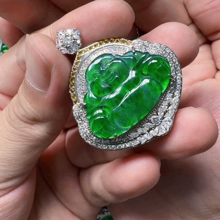 翡翠未镶嵌颈饰天然A货翡翠放漏