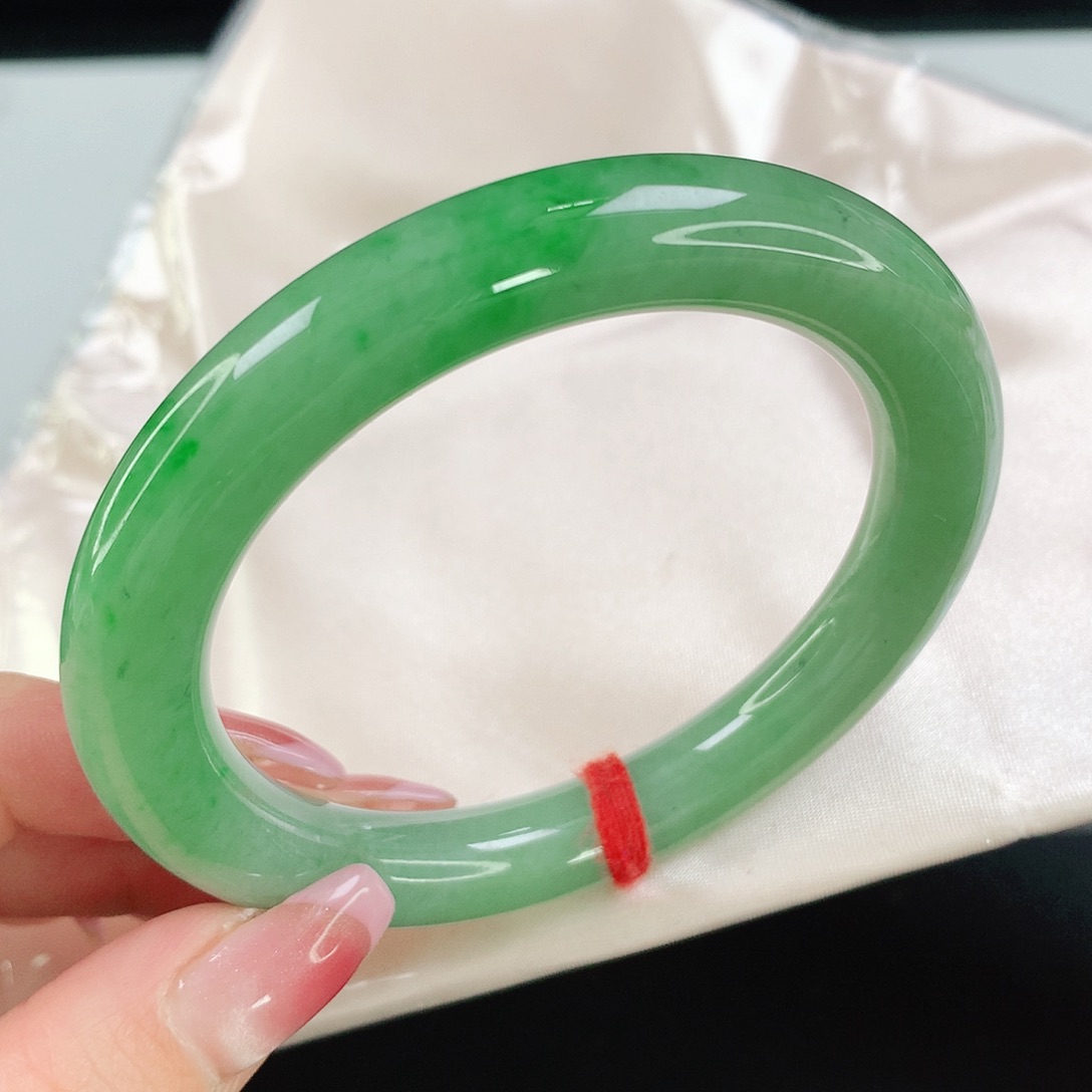 翡翠手镯未镶嵌61翡翠