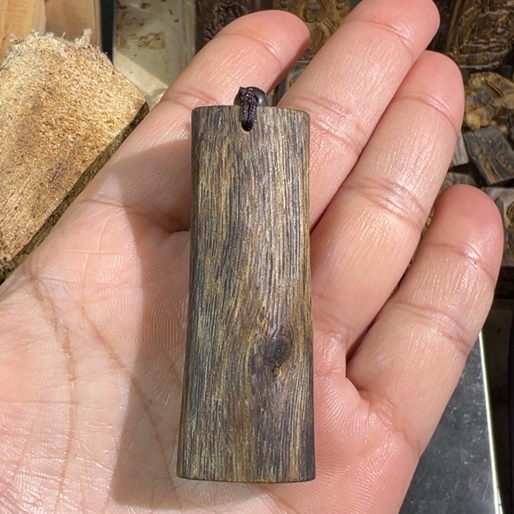 沉香吊坠绿棋楠沉香吊坠7.5克