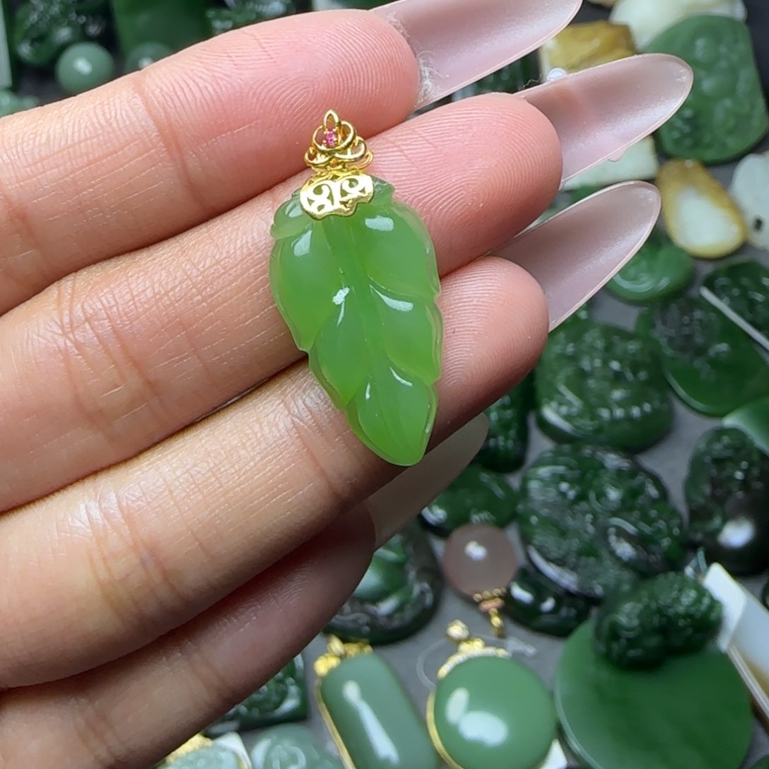 和田玉颈饰18K金镶嵌