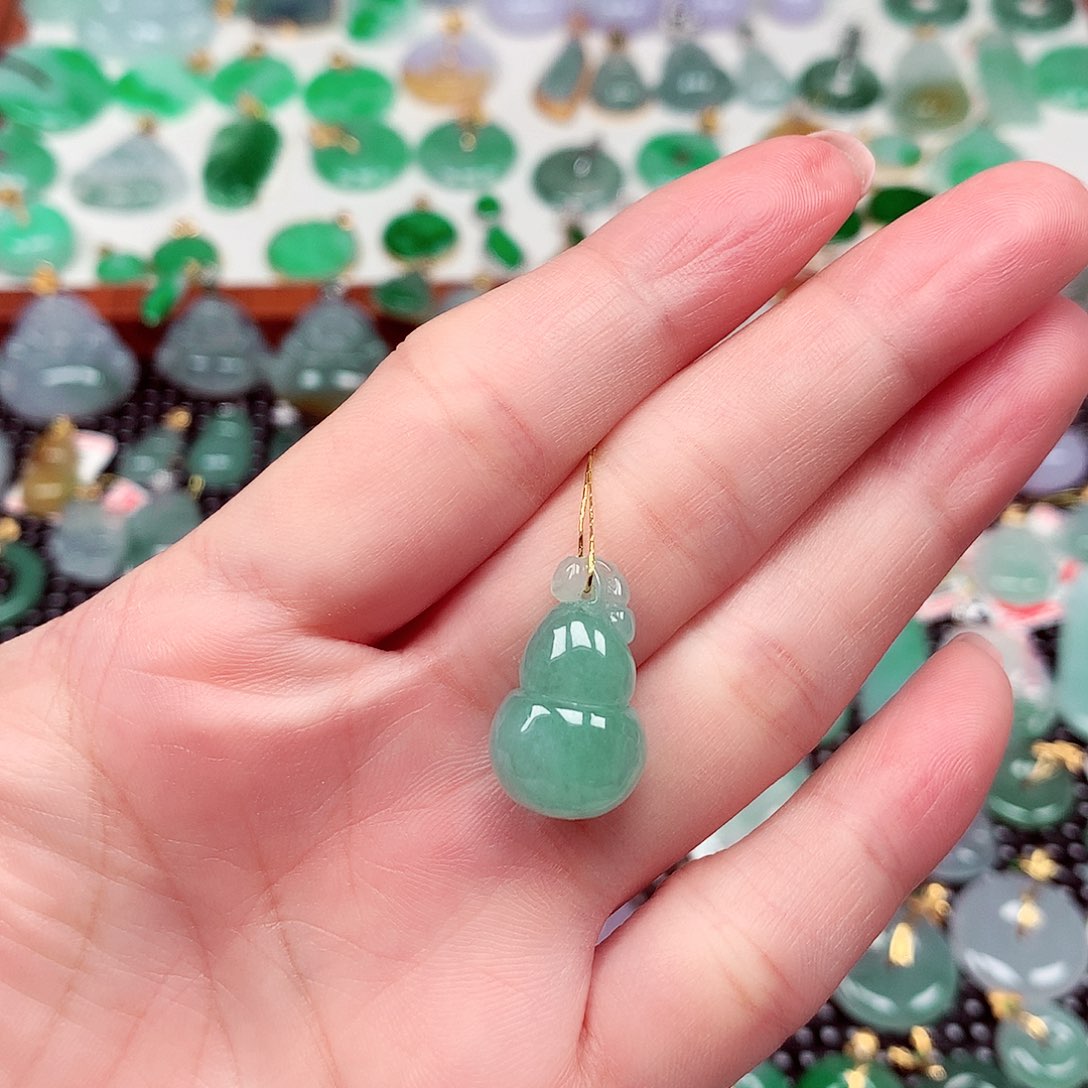 翡翠未镶嵌颈饰天然翡翠A货