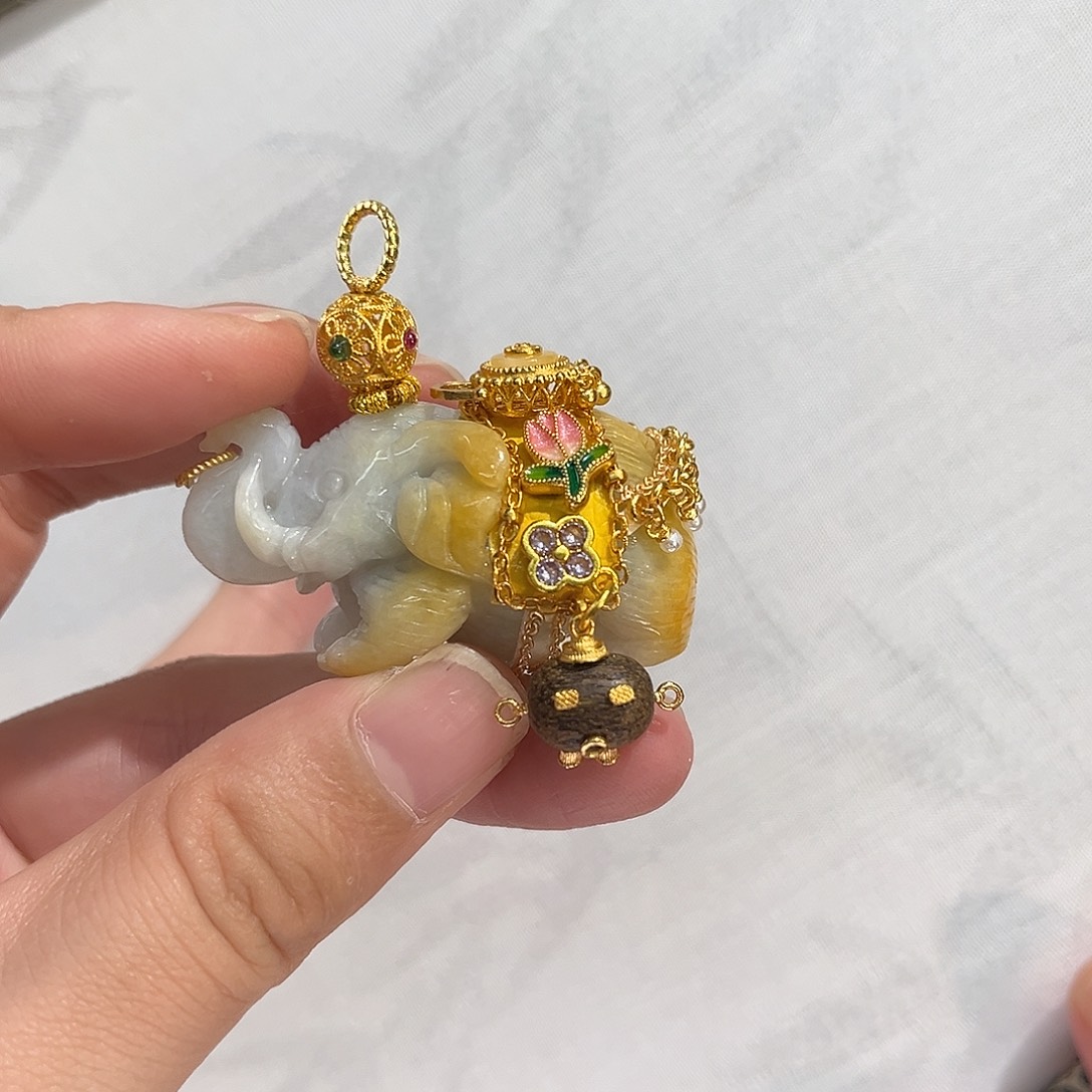 翡翠合金吊坠(赠链)