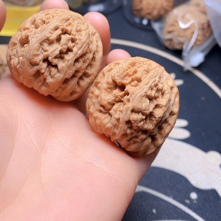 文玩核桃吊坠平谷粗筋