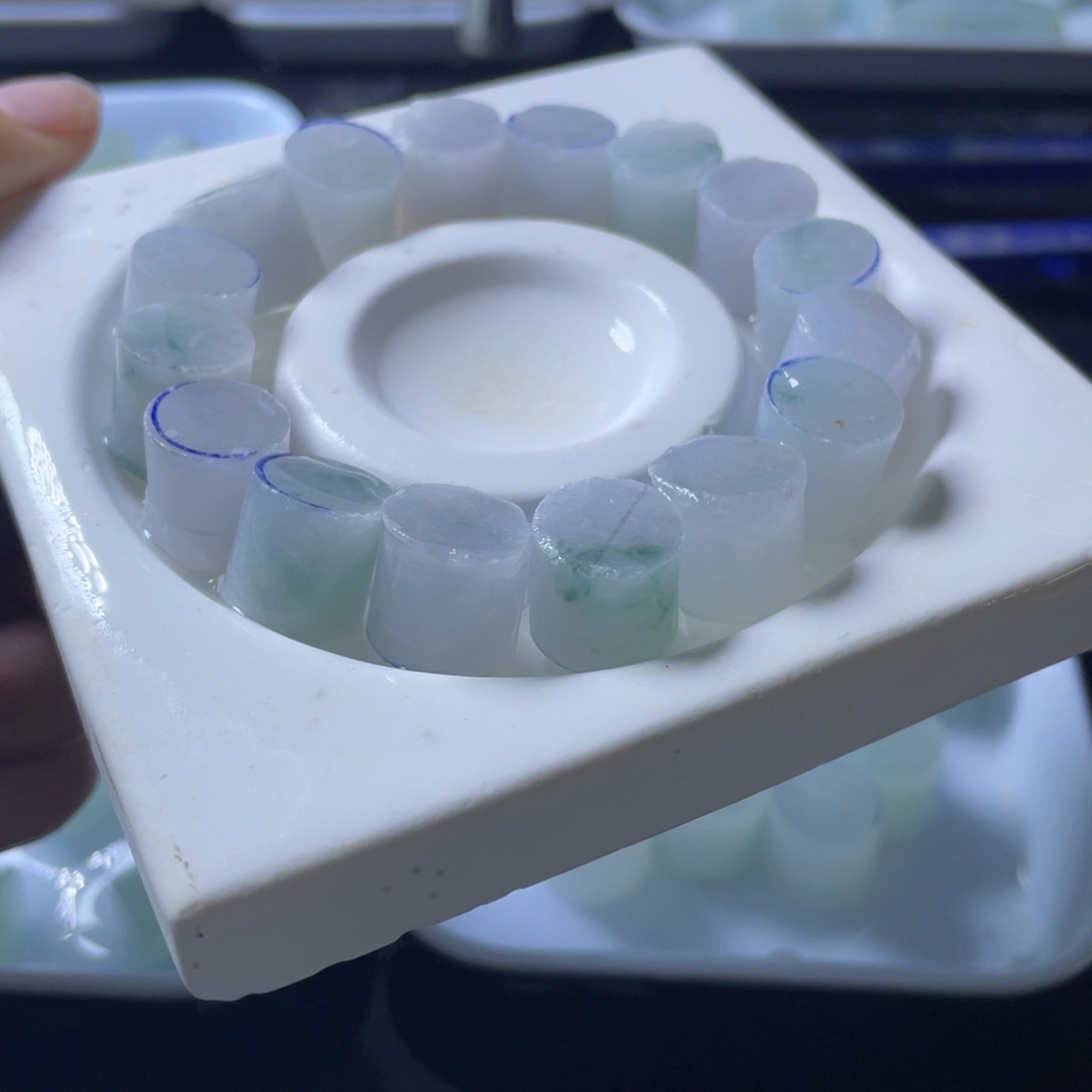 定制翡翠未镶嵌卡12+珠子17颗包工