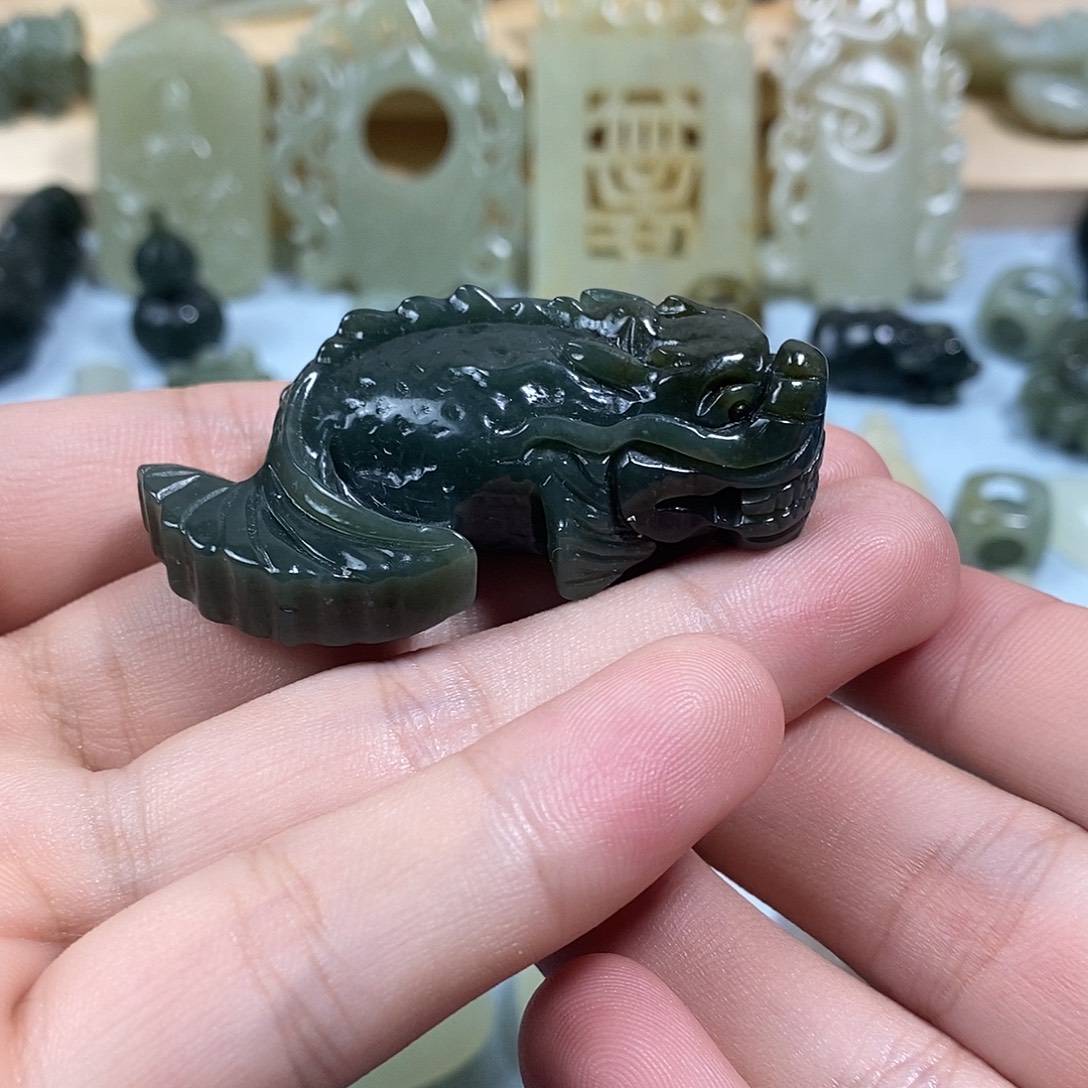 和田玉未镶嵌挂件