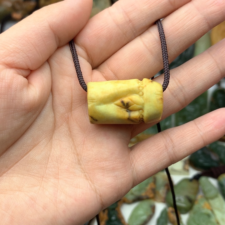 岫岩河磨玉（透闪石质玉）挂件未镶嵌