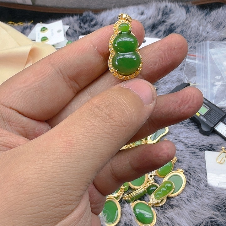 和田玉（碧玉）颈饰银S925镀金镶嵌