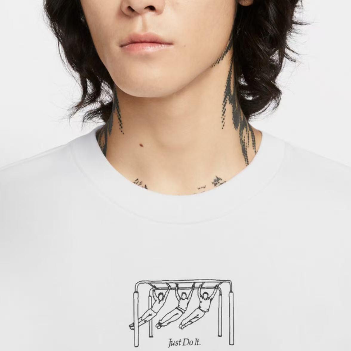 NIKE/耐克Nike GFX FLEECE GCEL 休闲圆领套头长袖卫衣 IO2731100