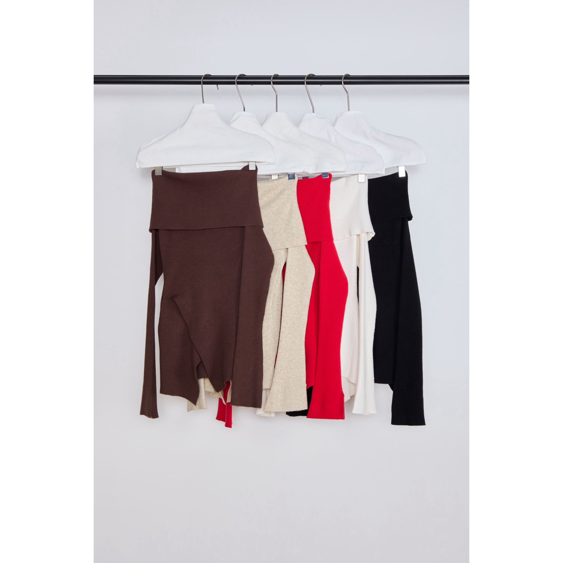 爱唯依（F）-绝美气质！一字肩交叉百搭针织衫（657RDH5126#）VRNCEWEI